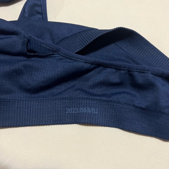 Oner Active Deep Blue Sports Bra - Picture 3 of 4